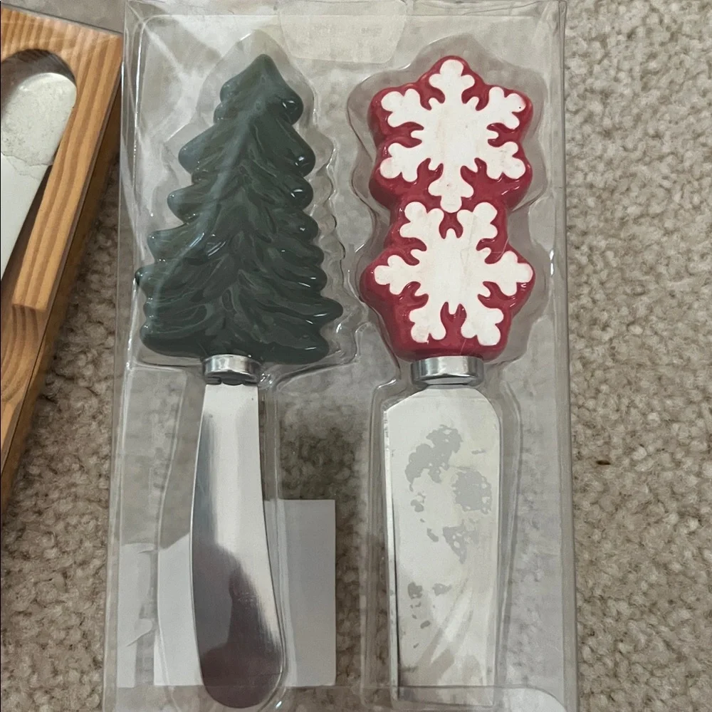 Bundle of Spreaders NIB
Martha Stewart 
Celebrate it - Picture 4 of 5